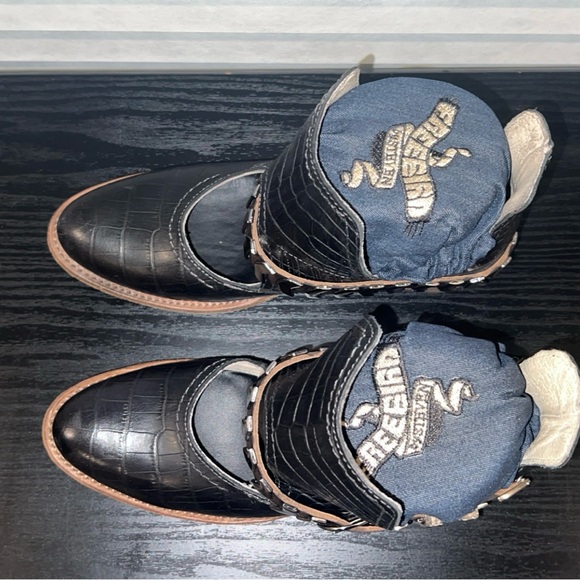 FREEBIRD Black Blade Ankle Bootie - Picture 3 of 9